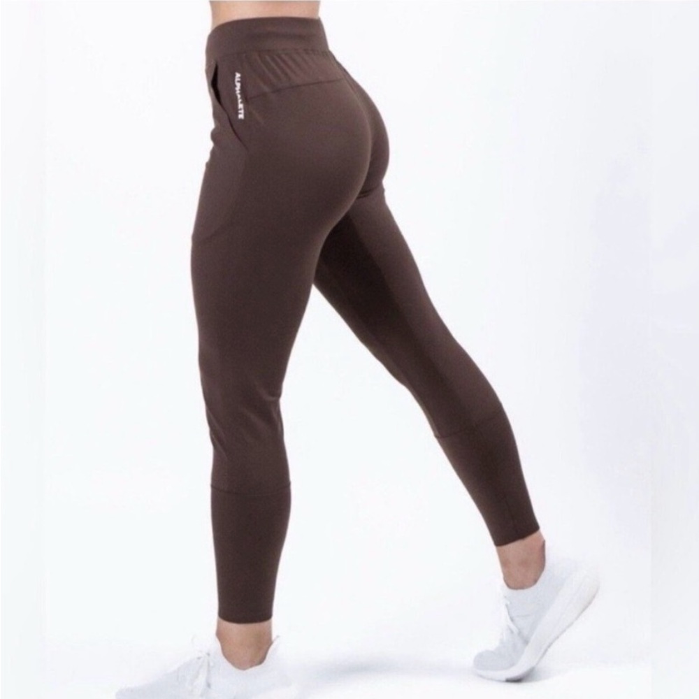 Alphalete Trace Athletic Jogger Pants in brown NWT